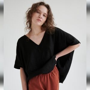 Linenfox Brie Top in Black